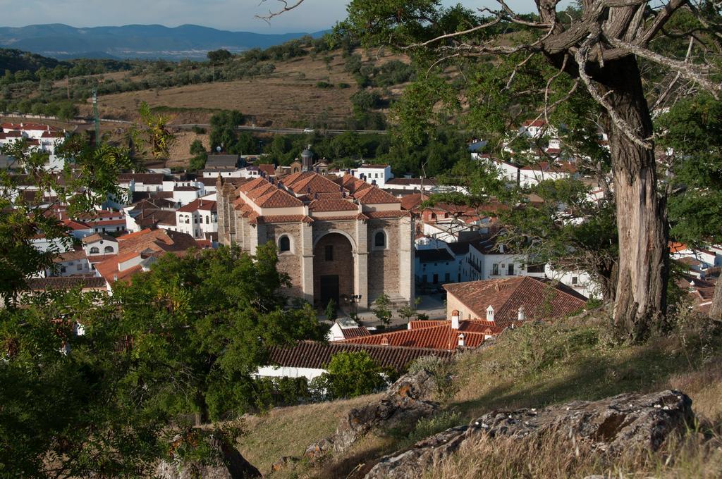 Hospederia Reina De Los Angeles Aracena Exterior foto